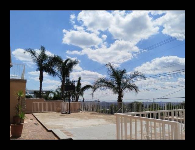 5 BEDROOM HOUSE FOR SALE IN SUNNYROCK